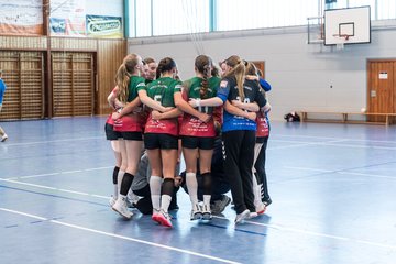 Bild 330 - wBJ HSG Kremperheide/Muensterdorf - HSG Joerl-Doppeleiche Vioel : Ergebnis: 34:23